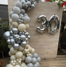 Balloon Ring Decoration